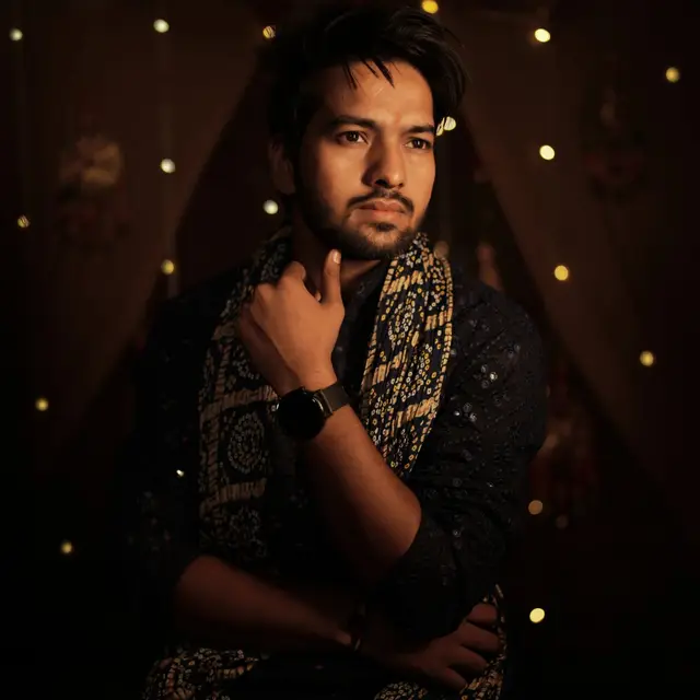 Black Embroidered Festive Kurta — S