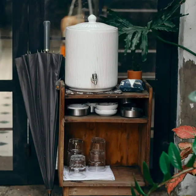 Jar Stand with Tap