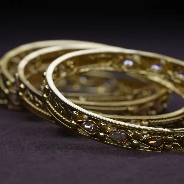 Plain Gold Bangles (pair) — 2.4